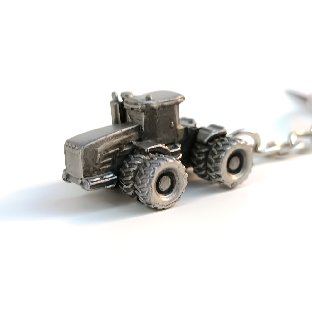 Брелок для ключей трактор Ростсельмаш от Fan Shop РОСТСЕЛЬМАШ Брелок для ключей трактор Ростсельмаш